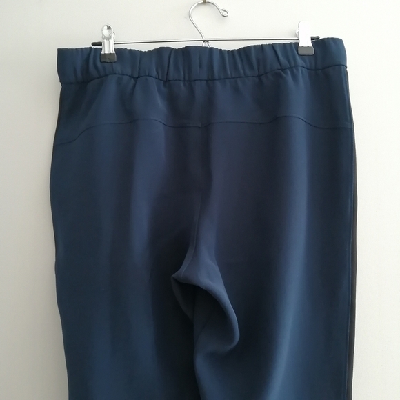 Lululemon On The Fly Pants Woven Track Stripe Navy And Black 8 - Picture 7 of 16